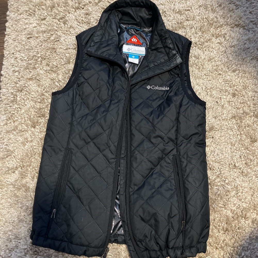 columbia vest! super warm and perfect to pair over a sweater for extra warmth